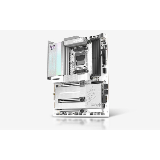 SAPPHIRE NITRO+ X870EA PHANTOM