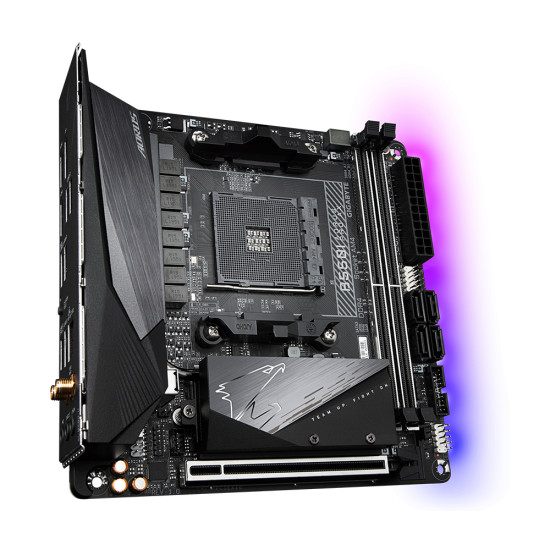 Дънна платка GIGABYTE B550I AORUS PRO AX, Socket AM4 Дънна платка GIGABYTE B550I AORUS PRO AX, Socket AM4
