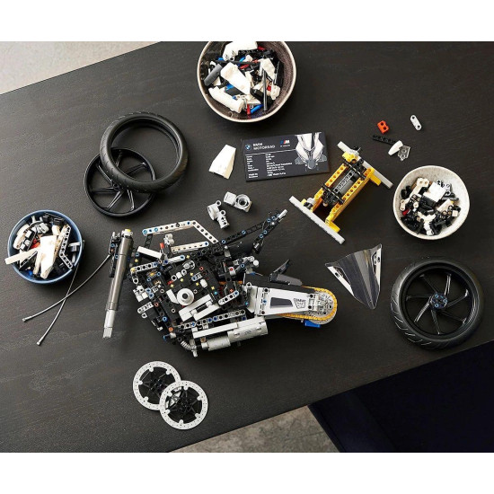 LEGO Technic - BMW M 1000 RR - 42130 LEGO Technic - BMW M 1000 RR - 42130