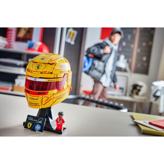 LEGO Editions Scuderia Ferrari HP Lewis Hamilton Helmet (43022)