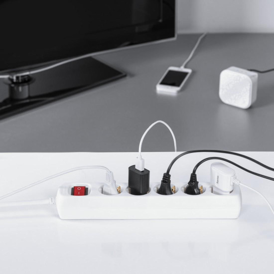 Разклонител HAMA, 5гнезда, 1.4м, 47842 