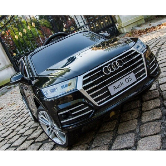 Акумулаторен джип Audi Q5 12V меки гуми с Кожена седалка Акумулаторен джип Audi Q5 12V меки гуми с Кожена седалка