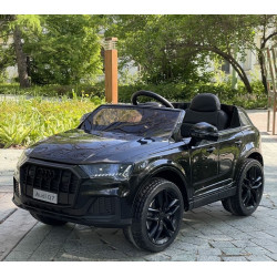 Акумулаторен джип Audi Q7 12V с меки гуми отварящи се врати и кожена седалка