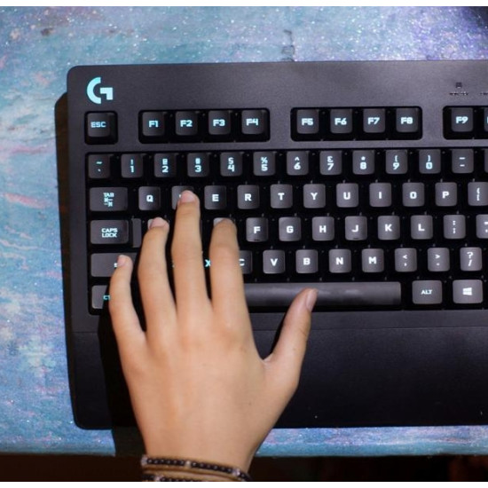 Геймърска клавиатура Logitech, G213 Prodigy, RGB